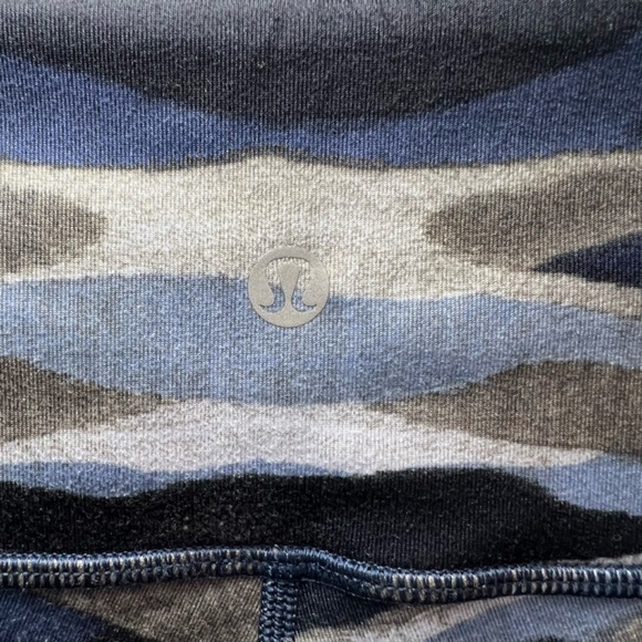 Lululemon Women's Wunder Under Crop III Leggings Blue Gray Camo Luon Gym  Size 6 - Picture 10 of 13